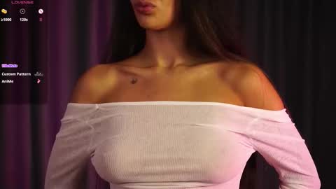 isabella online show from November 17, 2025, 6:35 pm