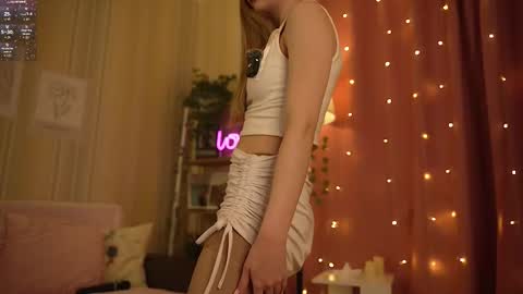 Snapshot of isabellatorrance chatting on November 14, 2025, 3:49 am Bella online show from November 14, 2025, 3:49 am