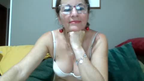 Snapshot of isabellawouti chatting on June 22, 2026, 11:02 pm isabella online show from June 22, 2026, 11:02 pm
