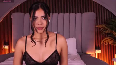 Snapshot of isabellax21 chatting on March 27, 2026, 3:23 am Isa online show from March 27, 2026, 3:23 am