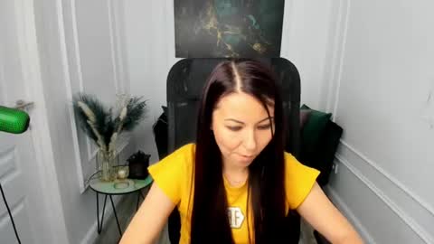 isabellesalvares online show from June 29, 2026, 10:15 am