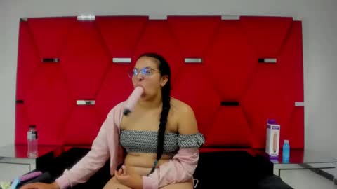 Snapshot of isabellrodriguez18 chatting on January 8, 2025, 10:04 am isabellrodriguez18 online show from January 8, 2025, 10:04 am