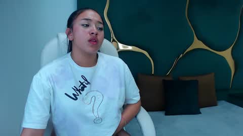 Snapshot of isabellrodriguez18 chatting on February 7, 2025, 4:37 am isabellrodriguez18 online show from February 7, 2025, 4:37 am