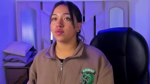 isabellrodriguez18 online show from March 7, 2026, 4:09 am