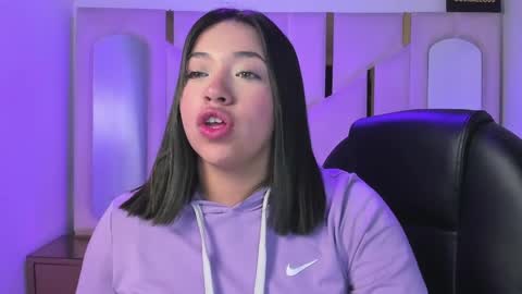 isabellrodriguez18 online show from April 6, 2026, 5:19 am