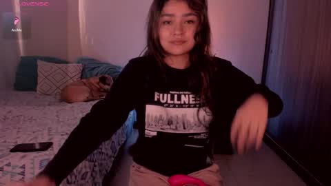 Snapshot of isabelprietoo chatting on January 12, 2026, 12:54 pm Isa online show from January 12, 2026, 12:54 pm