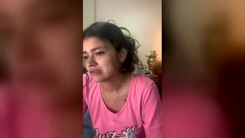 Snapshot of isabelprietoo chatting on February 20, 2026, 12:18 am Isa online show from February 20, 2026, 12:18 am