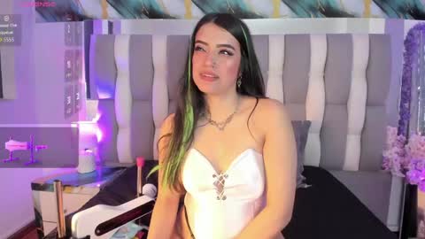Snapshot of isadiazz chatting on April 23, 2026, 5:41 am Isa online show from April 23, 2026, 5:41 am