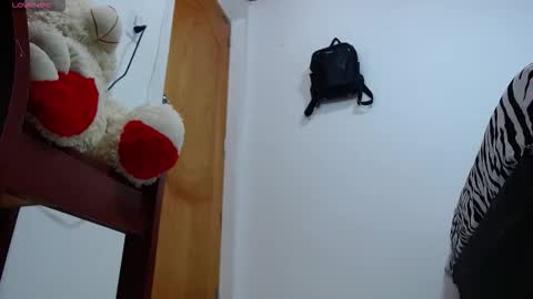 isadora online show from November 15, 2025, 6:59 pm