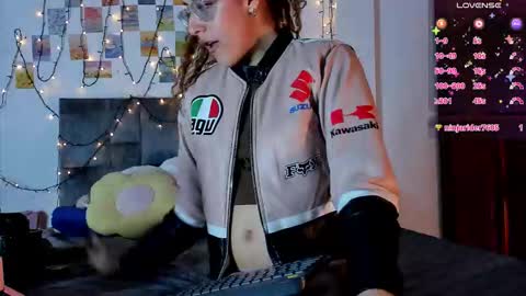 Snapshot of isangel_ chatting on February 3, 2026, 6:22 am Isabela online show from February 3, 2026, 6:22 am