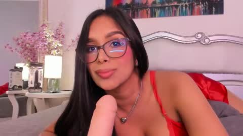 Snapshot of isasaenz_ chatting on November 19, 2025, 11:05 pm Isa Saenz online show from November 19, 2025, 11:05 pm