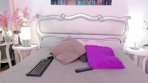 Snapshot of isasaenz_ chatting on December 15, 2025, 8:46 pm Isa Saenz online show from December 15, 2025, 8:46 pm