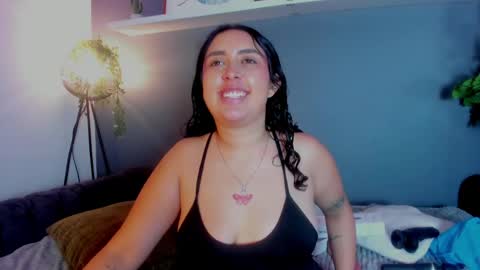 Isabela Isa for lovers online show from May 23, 2026, 1:59 pm