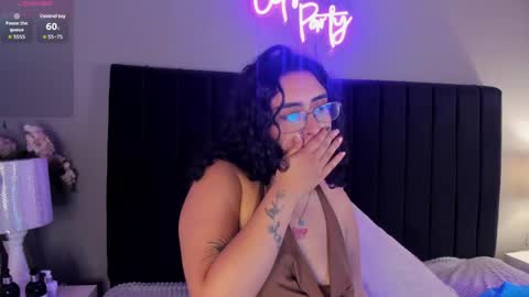 Isabela Isa for lovers online show from May 27, 2026, 9:01 pm
