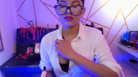 Snapshot of ise_lunny chatting on October 4, 2025, 12:19 am isabela online show from October 4, 2025, 12:19 am