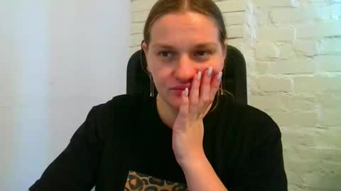 Snapshot of isingle_mom chatting on October 14, 2025, 6:25 am isingle_mom online show from October 14, 2025, 6:25 am
