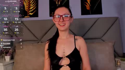 Snapshot of isis1012 chatting on November 24, 2025, 2:28 pm isa online show from November 24, 2025, 2:28 pm