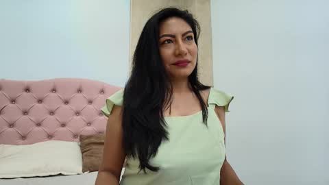 Snapshot of isis_choi chatting on November 28, 2025, 7:05 pm Isis Choi online show from November 28, 2025, 7:05 pm