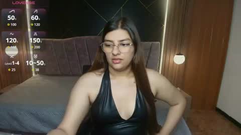ISIS ROSEE online show from June 16, 2026, 12:08 pm
