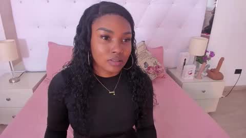 Snapshot of isla_scott chatting on October 12, 2025, 11:20 am Vanessa online show from October 12, 2025, 11:20 am