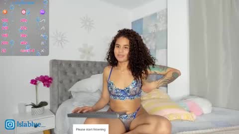 Snapshot of islaa_bluee chatting on February 2, 2026, 6:01 am Isla Blue online show from February 2, 2026, 6:01 am