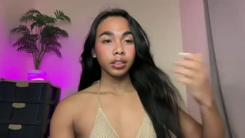 Snapshot of island_girlxxx chatting on July 17, 2026, 12:17 am Alona online show from July 17, 2026, 12:17 am