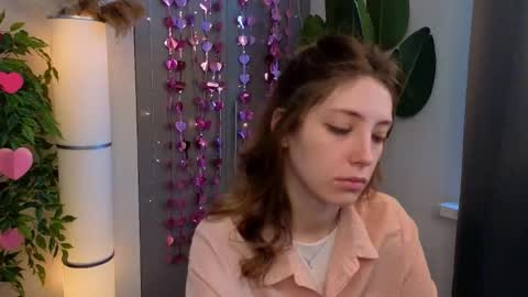 Snapshot of isobelsteinger chatting on February 28, 2026, 6:03 am Emilia online show from February 28, 2026, 6:03 am