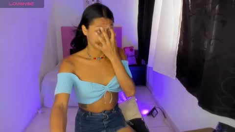 issa_kitty online show from October 11, 2025, 7:01 pm