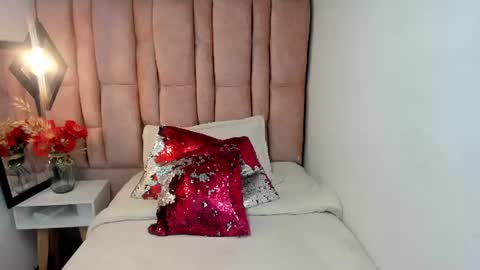 Snapshot of issa_milf__ chatting on July 10, 2026, 4:09 pm ISSA MILF online show from July 10, 2026, 4:09 pm