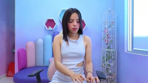 Snapshot of issa_skinny_ chatting on September 13, 2025, 11:32 am Issa Skinny online show from September 13, 2025, 11:32 am