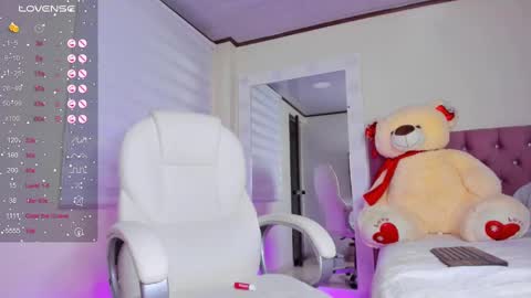 Isa  online show from March 9, 2025, 11:25 am