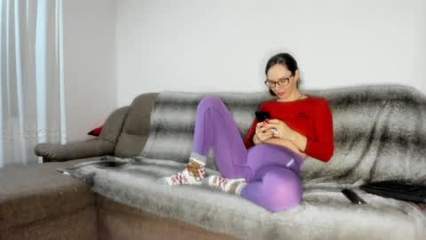 Snapshot of issabelle_69 chatting on February 8, 2025, 11:01 am Issabelle online show from February 8, 2025, 11:01 am