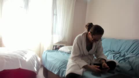 Snapshot of issabelle_69 chatting on March 6, 2025, 8:41 am Issabelle online show from March 6, 2025, 8:41 am