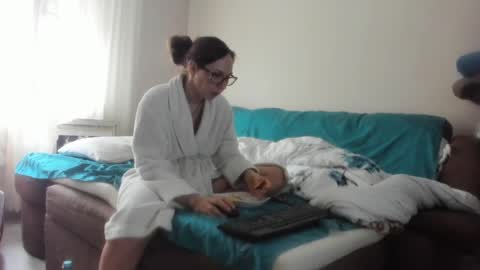 Snapshot of issabelle_69 chatting on March 12, 2025, 6:29 am Issabelle online show from March 12, 2025, 6:29 am