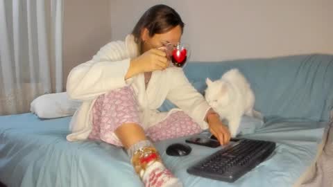 Snapshot of issabelle_69 chatting on October 1, 2025, 5:35 am Issabelle online show from October 1, 2025, 5:35 am