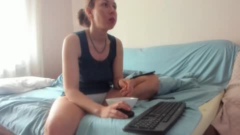 Issabelle online show from March 18, 2026, 8:50 am