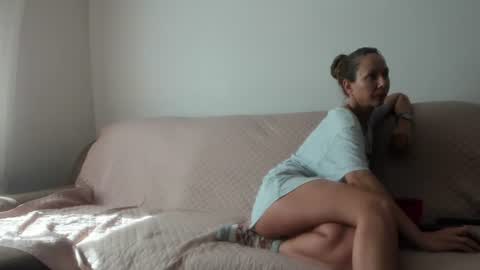 Snapshot of issabelle_69 chatting on July 7, 2026, 6:47 am Issabelle online show from July 7, 2026, 6:47 am