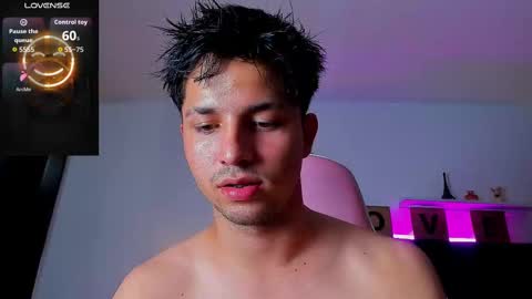 Snapshot of issac_james chatting on September 13, 2025, 5:40 am Issac online show from September 13, 2025, 5:40 am