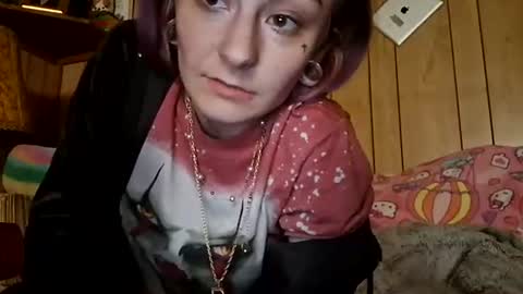 Snapshot of issyamazin667 chatting on January 17, 2026, 5:49 pm Girlnextdoor online show from January 17, 2026, 5:49 pm