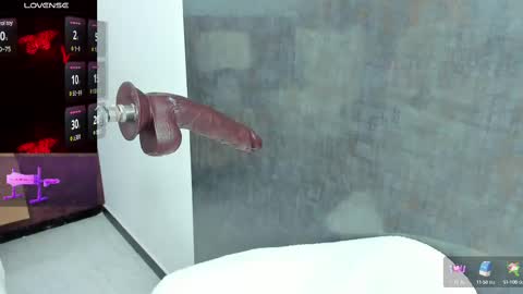 Snapshot of issys_milf chatting on February 20, 2025, 3:52 pm ISSYS online show from February 20, 2025, 3:52 pm