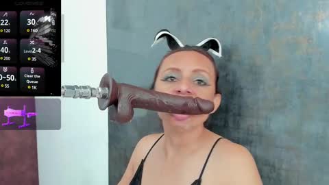 Snapshot of issys_milf chatting on March 7, 2025, 11:51 am ISSYS online show from March 7, 2025, 11:51 am