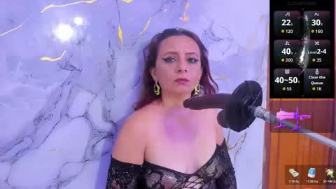 Snapshot of issys_milf chatting on November 9, 2025, 4:11 am ISSYS online show from November 9, 2025, 4:11 am