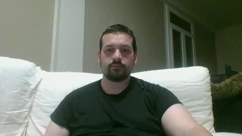 italianbigboy932 online show from April 15, 2026, 10:32 pm