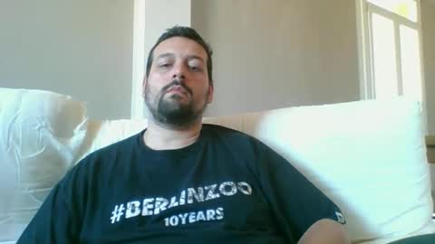 italianbigboy932 online show from April 25, 2026, 3:20 pm