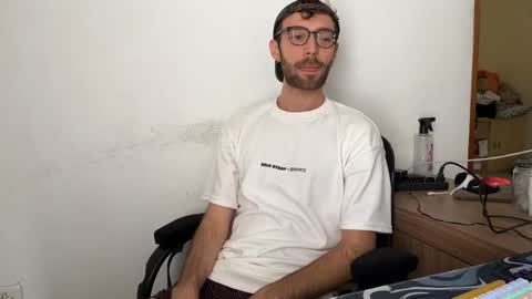 Italian Boy online show from November 27, 2025, 8:11 pm