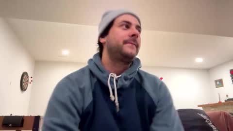 italianladd online show from November 3, 2025, 2:35 am