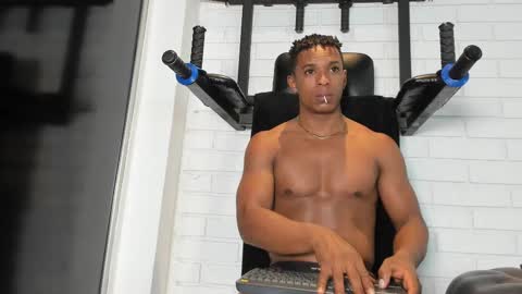 Italo Moore online show from September 16, 2025, 12:06 pm