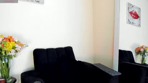 Snapshot of its__angelica_ chatting on April 19, 2026, 6:21 pm Angelica online show from April 19, 2026, 6:21 pm
