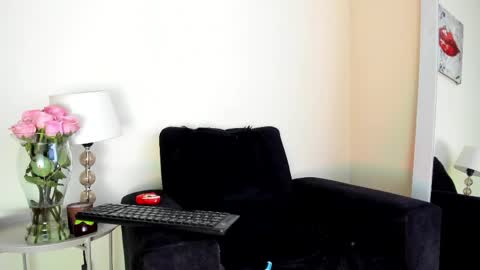 Snapshot of its__angelica_ chatting on May 16, 2026, 9:24 pm Angelica online show from May 16, 2026, 9:24 pm