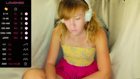 Lily online show from November 11, 2025, 4:34 am